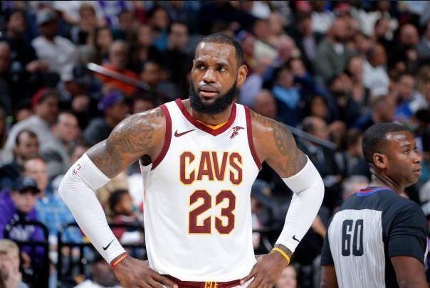 外线球员当盖帽王多难？NBA史上仅他1人，曾比詹姆斯还全面