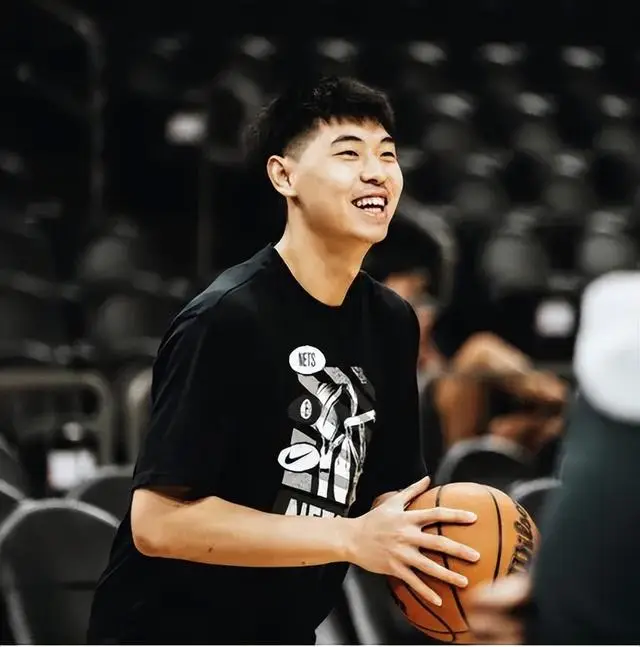 2020年篮球电影_新出的篮球电影_最近新出篮球电影 有nba球员的