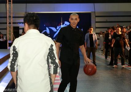 吴亦凡篮球生涯回顾：从广州七中篮球队长到NBA全明星名人赛的首位中国明星