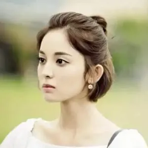 古力娜扎多变短发成精干首选，小丸子头适合多类人群？