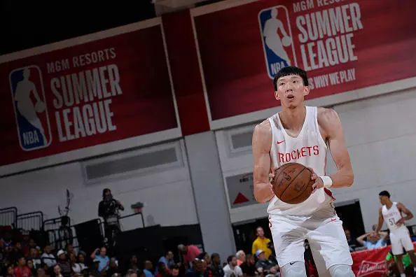 凯文哈特是打篮球的吗_凯文哈特打过nba_凯文哈特是打篮球的?