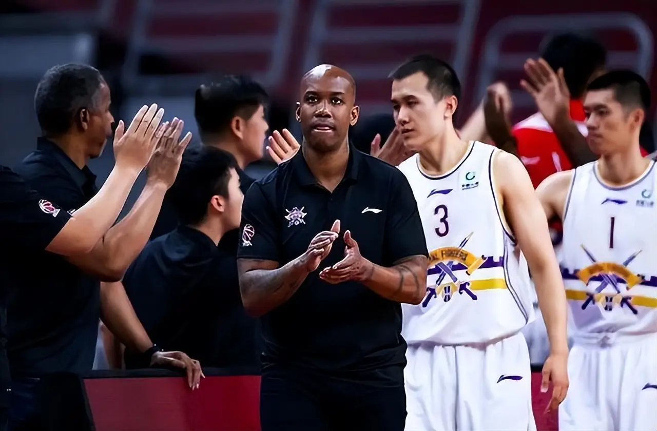 :马布里 NBA 生涯 CBA 职业生涯 马布里 CBA 薪资待遇 马布里 中国篮球 传奇_马布里在cba工资