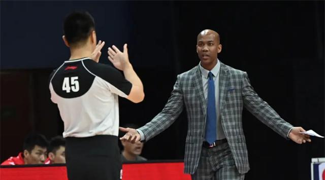 马布里在cba工资_马布里CBA生涯数据统计_马布里NBA职业生涯收入