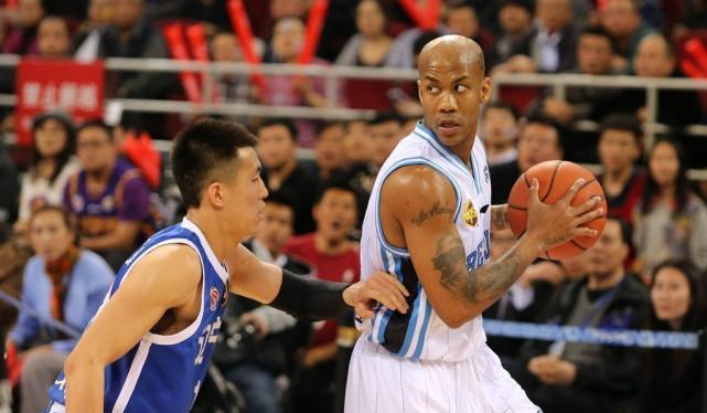 马布里CBA生涯收入分析_马布里在cba工资_马布里NBA年薪1.5亿