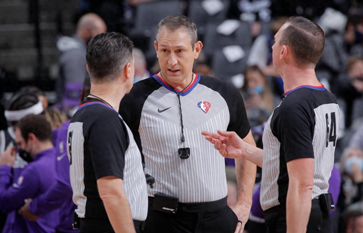 NBA裁判薪资_裁判吹罚潜规则_nba薪资规则