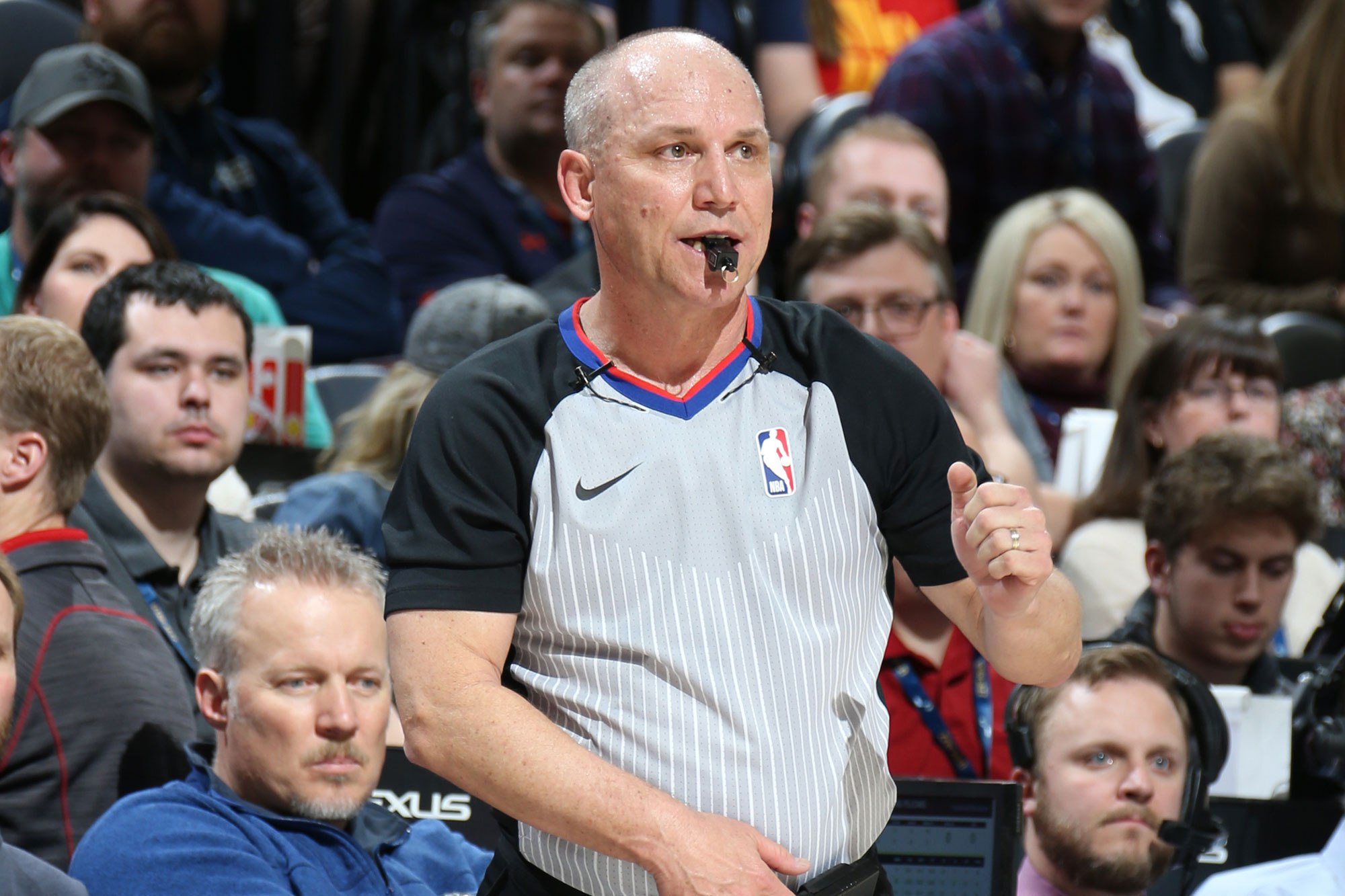 nba薪资规则_NBA裁判薪资_裁判吹罚潜规则