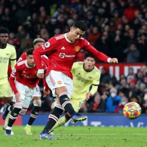 NBA范特西PC版：正版授权移植，打造巨星阵容，体验篮球经理的终极策略