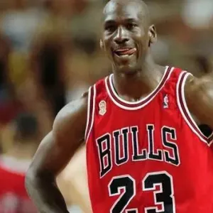 乔丹NBA数据炸裂，9个赛季没夺冠？篮球之神也有一轮游的狼狈
