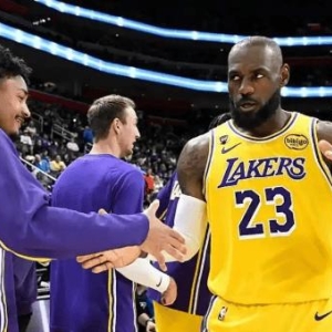 41岁詹姆斯被NBA薪资规则腰斩顶薪？这规则比上帝还无情
