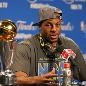 小前锋称霸NBA！美媒现役前十排行，谁才是真正的王？