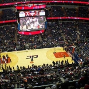 一张NBA门票，到底是在买比赛，还是在买一座城市的消费体验？